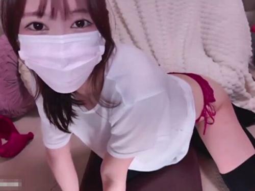 ライブチャット「なんか勃ってるwここ見ないでくださいw」マ◯コ食い込みセクシー巨乳ビッチお姉さん！