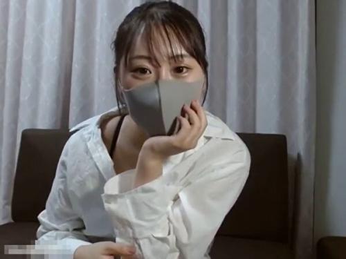ライブチャット「見えた？Tバック！興奮したエッチ？手錠かけられて口に入れられた時w結構ドMw」ドマゾお姉さん！