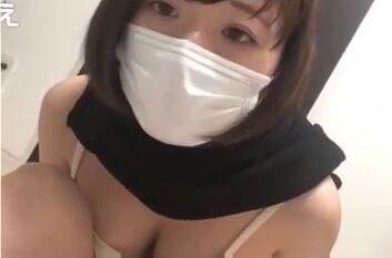 ライブチャット「彼氏がいまーすw」巨乳スケベ娘が彼氏に内緒でエロ配信！