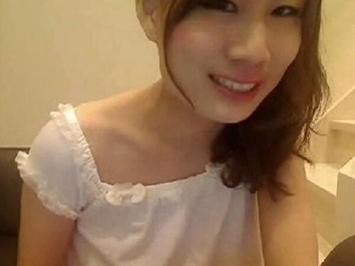 ライブチャット「ノーブラですよw見えますか？勃ってます…乳首…」フェロモン巨乳美魔女奥様！
