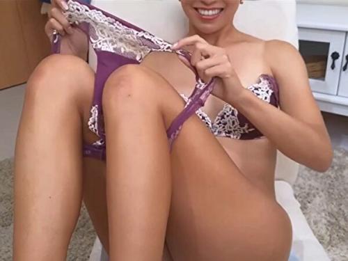 ライブチャット「さっき買ったやつもう汚れちゃったwどなたかいりませんか？w」淫乱美魔女奥様！