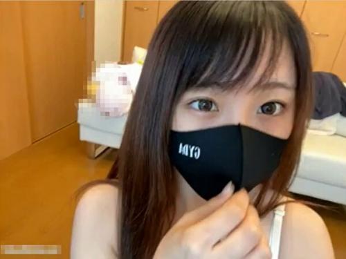 ライブチャット「キャミ下げたwあー透けるw」スケベドマゾ美乳美少女がエロ配信！