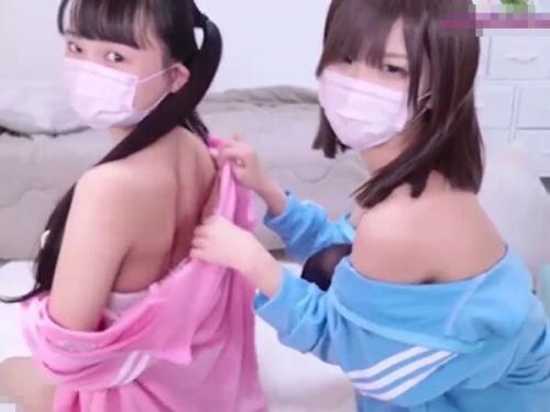 ライブチャット「NGなしでなんでも答えちゃいますw全部できますw全部見えちゃうw」スケべ美乳美少女が弄り合い！