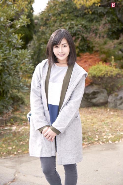 【激イキ絶頂】生SEXで素人美女がマッサージ中出し！【240分】