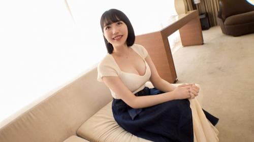 【望月かれん】世界を股にかけるFカップ巨乳美女wwラップ越しキスチャレンジ♬ワールドワイドなおっぱいと名器で男を沼らせる！