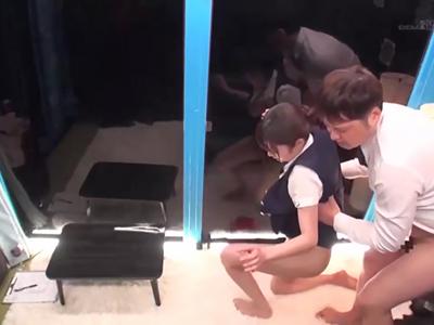 《逆転マジックミラー号》26歳スタイル抜群CAさん変態男達に見られながら肉棒で突かれ激イキ連発ｗｗｗ