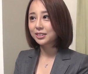 仕事帰りのOLをナンパ！スーツの脱がせてみると超絶キレイな美乳で巨乳！それに加えて予想外のTバック