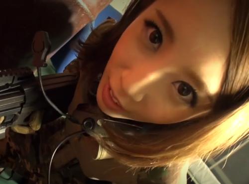 【木崎彩】ミリタリーＳ〇Ｘ！人生最後の願いは、「あやさんとSEXしたい」「それくらいのことなら！」とﾀﾋる一歩手前の状況だけどHモードに凸乳！