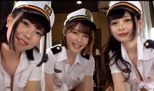 【ポリスハーレム】美人ポリスに囲まれた！３対１では勝ち目がないので、僕は代わる代わるされるがままになってしまう。