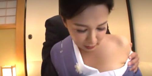 【伊藤まい】【四十路熟女】衝撃!!旅館経営をしている親戚の叔母さんの自慰を目撃！そして、叔母はその身体で客引きも・・・・。