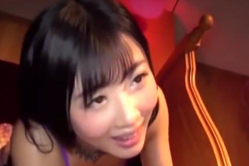 【ショート動画】アイドル級の顔面偏差値美少女のねっとりフ〇ラ！美少女がチ●ポをジュポジュポ咥える姿は見てるだけでガッチガチ！！