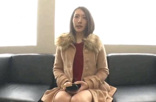 【美麗人妻】街を歩いていたイイ女♡え？人妻？笑顔がほんわか可愛い長身モデル系人妻にインタビュー！「最近エッチしたのは何日前？」段々エッチな質問をしていき、エッチに突入！