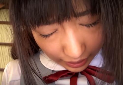 【素人JK】制服姿の美少女にHなイタズラをする変態兄貴！潮吹き、おもらし、顔射・・・少女のあられもない姿・・・。
