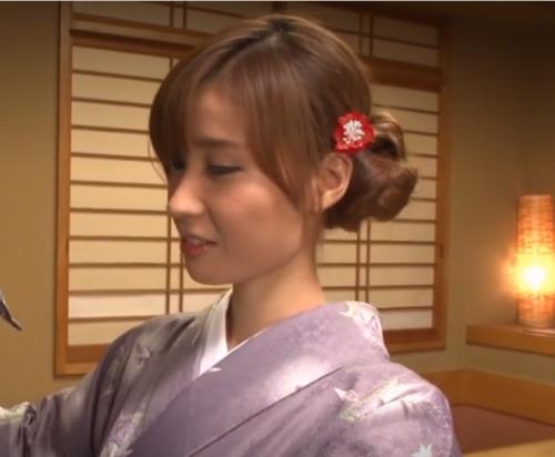 【林ゆな】人妻女将の最高のおもてなし！可愛くて癒し系の顔で、僕のチ●ポをしゃぶる女将！エロ過ぎて何度でも出したい！！