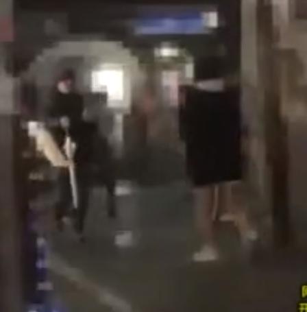 【上原亜衣×逆ナン】「ホテル、行こっ♡」レジェンド級美女が渋谷でイケメンをナンパ！可愛い過ぎる美女に男はメロメロ。ホテルに移動してパコパコS〇X！