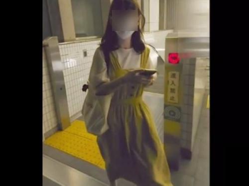 【盗撮】お淑やかな文学系女子の美人さんのパンチラならスマホで無断撮影するしかなかった件ｗｗｗ