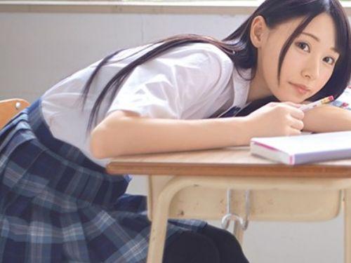【あまつか亜夢】天使のような可愛いルックスの超スレンダー美少女が校内で小悪魔誘惑エッチ！