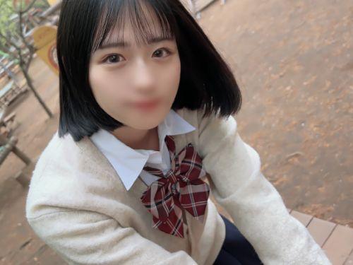 【エロ動画 素人】 綺麗な体をした可憐な制服美少女と卒業前にハメ撮りのトップ画像