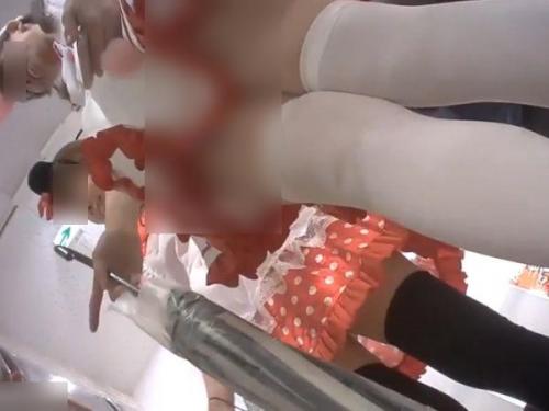【盗撮動画】多分今後は見ることが出来ない！ハロウィン名物コスプレギャル達のパンチラ逆さ撮り！のトップ画像
