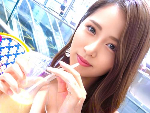 ＜人妻ナンパ＞超SS級美巨乳美人人妻は他人の精子が大好き♡逝き方もエロい敏感マ〇コがビクビク痙攣大絶頂で生中出し大懇願