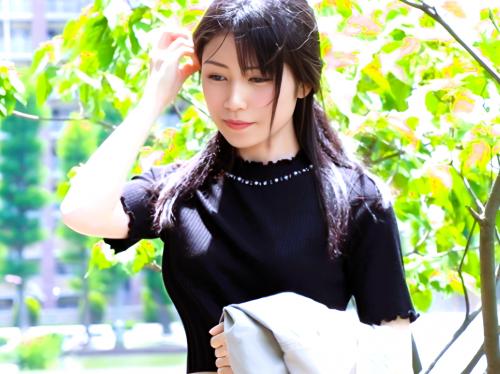 「うしろ好きぃ～～う～んう～ん」上品で清楚なS級美人人妻はバックから突かれても喘ぎ止まらず大絶頂