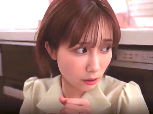 旦那とセックスレスで欲求不満な美人嫁は絶倫義父のチ〇ポに旦那にバレる覚悟でハメまくってイキまくる　小島みなみ