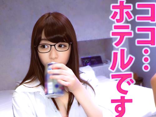 ＜爆乳美少女＞Ｓ級メガネ超美少女19歳が可愛い声で喘ぎチンチンを締まった膣に押し込むとおっぱい揺らしてイキ乱れる