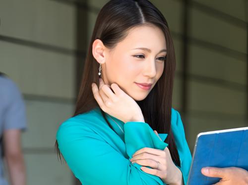 「あ～あ～だめぇ～」旦那様一筋だけど実は欲求不満のセレブ人妻は久しぶりのセックスで中出しまで喘ぐ  ＜人妻ハメ撮り＞