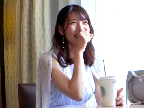 ＜素人ナンパ＞人を疑わない清楚なSS級美少女は結局ホテルでエロボディにチンポを刺し込み自ら腰を振って喘ぐエロ痴女だった