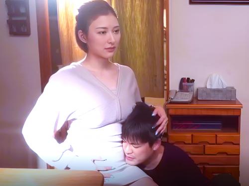 ＜人妻NTR＞「俺の子だぁ～」旦那は嫁が妊娠したことを喜ぶが実は２ヶ月前に義父に中出しされた子でした　	蜜美杏