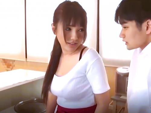 ＜人妻NTR＞欲求不満な美人人妻はバイト君の若くて硬いチ〇ポを膣奥にたっぷり中出しさせて不満解消する　天海つばさ