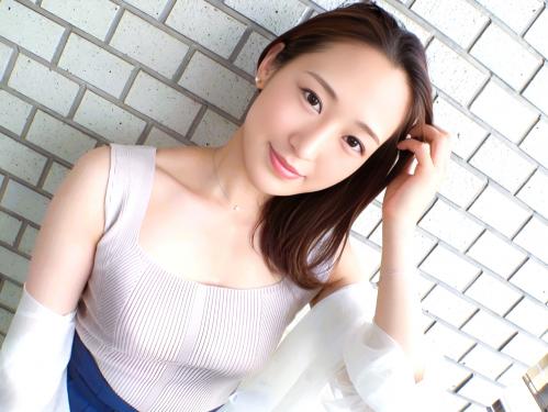 ＜熟女ハメ撮り＞清楚な三十路SS級美熟女は前戯だけでもパンツ濡らして感じまくりチ〇ポを突っ込まれピストンされると腰崩壊