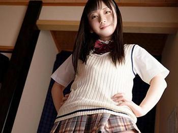 【姉×妹】七沢みあ 生まれが先だと知って急にマウント取りだした、ドSお姉ちゃんが誕生した。体位までマウント取りたがって騎乗位で、見た目は妹なのに立場はお姉ちゃんなマウント女子。