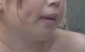 【企画×素人】混浴温泉で堂々と勃起した姿を恥ずかし気も無く見せつける大ヒットシリーズ第二弾。無謀とも思えるこの過激な行為が女の性本応に火をつける。