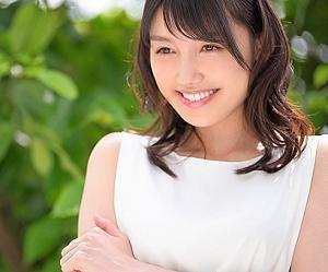 【アイドル×お姉さん】岬さくら 芸能界の荒波を生きてきただけあって程よく成熟した大人の色気漂う岬さくら。溜池ゴローなのに人妻じゃない超大型新人、専属で決意の出演。