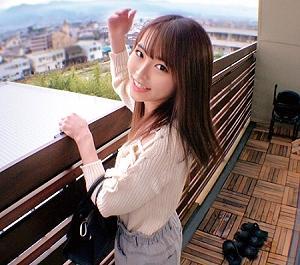 【美乳×美少女】パパ活史上最高のアイドル級美少女との温泉旅行。旅行開始からスケベ剥き出し、ドライブ中にオナニー。