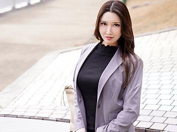 【不倫×主婦】東京駅の某外資系に勤務する38歳の。付き合いたての頃のような激しいSEXはもうないそうで、子供を作る気は一切ない。