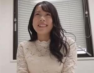 【人妻×若妻】広仲みなみ ご主人がテレワークによって在宅で仕事をするようになり一緒に過ごす時間が増えた。日に日にご主人の束縛が増していき、今では息苦しい毎日を送っている。