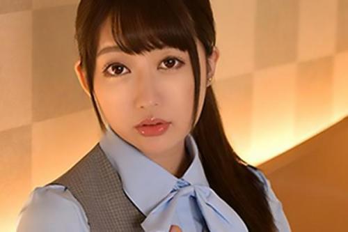 【騎乗位×美少女】山本蓮加 キスする前は照れているのにエッチになると積極的なRenkaちゃんは、大きな瞳と大きなおっぱいが印象的で、90cmGカップに包まれるパイズリの極上っぷり。