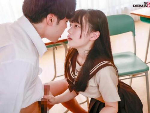 【清楚女子○生】「こんな場所で…気持ちいぃ…♡」学校でこっそりイチャラブSEX！恥ずかしさが次第に興奮に…