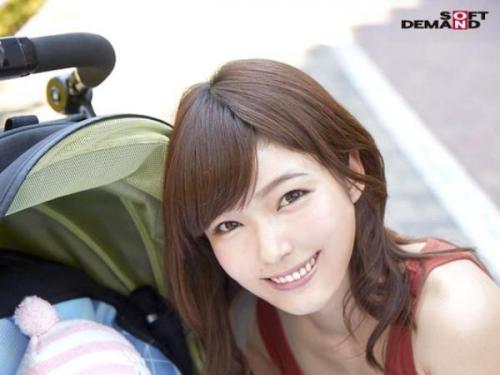 ＜マジックミラー号＞天使のようなロリ系美少女！避妊なしで生中出し、SNSで話題沸騰中の素人モデル！