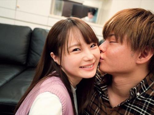 人妻がかつての恋人と再び交わす禁断の情事。彼女の不在中に燃え上がる情熱と欲望の物語！
