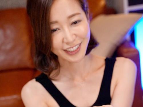 ＜篠田ゆう＞年上夫のフニャチンじゃ物足りない美人妻が他人棒にむしゃぶりついてハメまくる‼