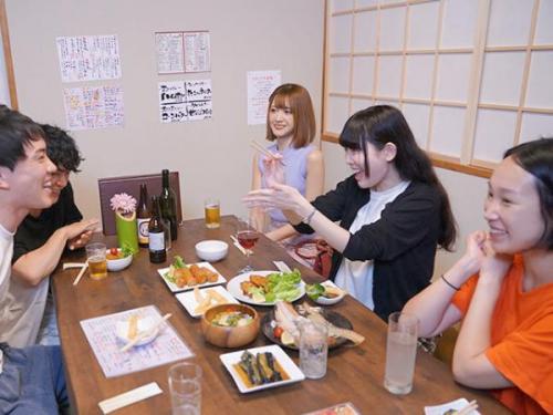 【フェラ】「もう二度と戻れない…」大学生に俺の妻が…何度も繰り返し犯されていた…
