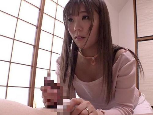 ＜松下美織ｘデイケア＞久しぶりの肉棒に興奮し激しくしごいて生ハメしちゃう淫乱美人妻！