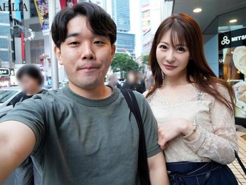 【小沢菜穂 新作】親友の母親と初めての恋愛体験！人妻との禁断の関係で情熱的な夜を過ごす！【魅惑のDカップ】