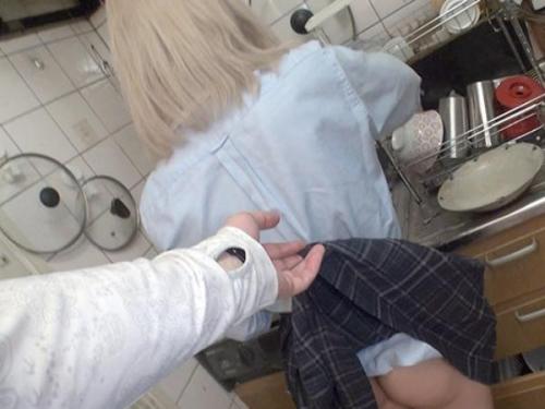 ＜ハメ撮りｘトー横ギャル＞宿無し制服美少女が濃厚オヤジにバイブでイかされ連れ込みファック！
