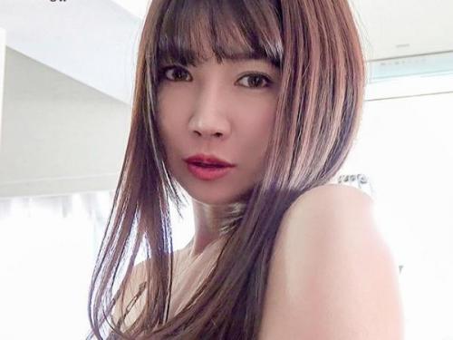 ＜詩音乃らん＞頭の中はチンポでいっぱいの淫乱若妻が亭主がいない隙に他人棒を家に招いて不倫セックス！