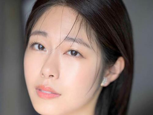 【スレンダー美女】「私をもっと、見てください…」30歳スレンダー美女がAVデビュー！どうぞご堪能ください♡