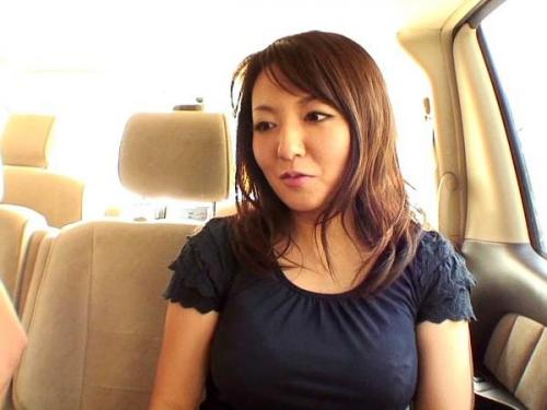 【人妻ナンパ】旦那以外のちんぽにご奉仕！恥ずかしがりながらもねっとり♡美人人妻とねっとり濃厚中出しセックス
